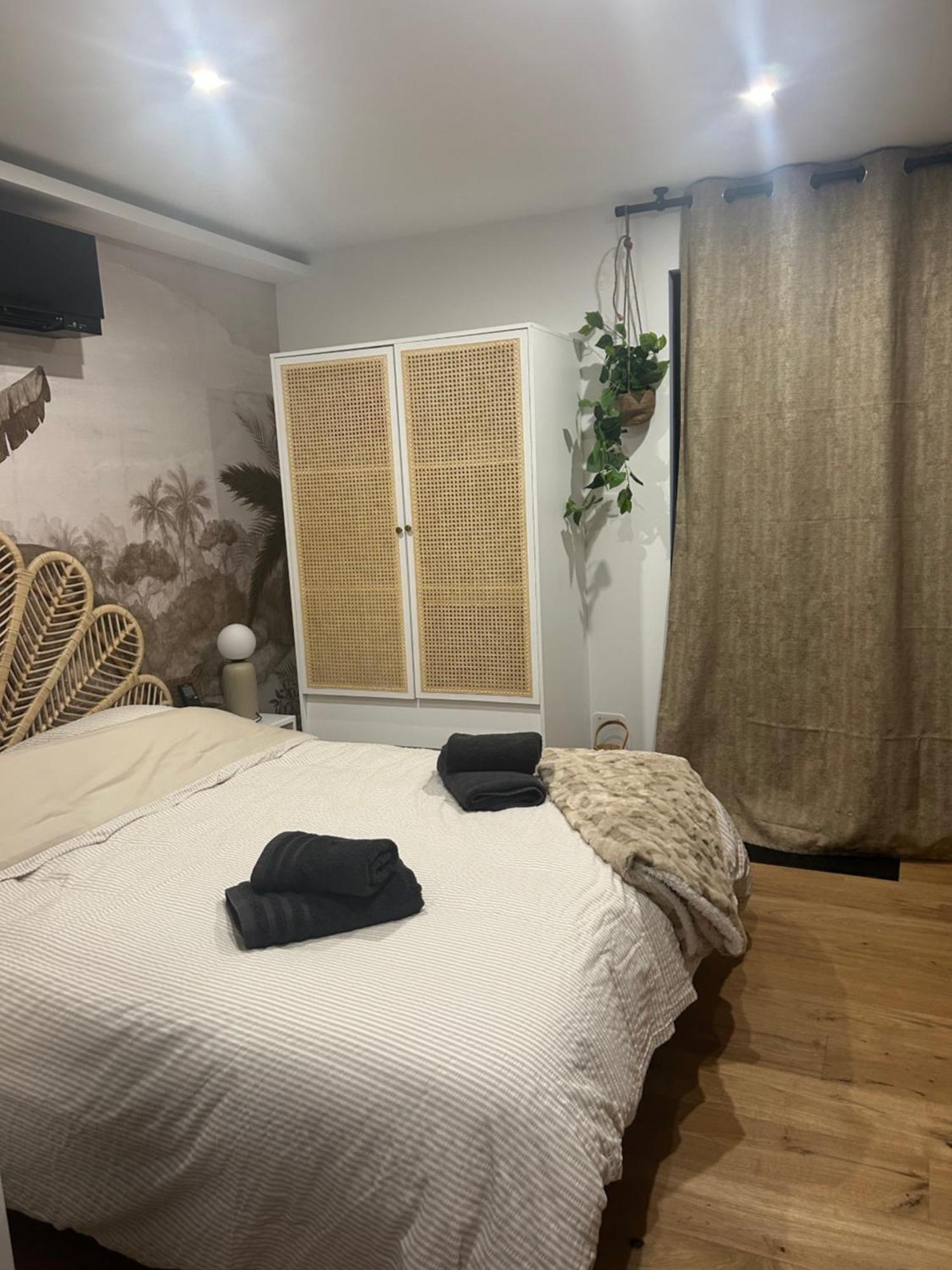 Studio Prestige Avec Terrasse Le Chene Dore Au Coeur Du Centre Touristique Cite Des Loisirs 200 M Du Galaxie,Face Au Snowworld Parking Gratuit Privatif แอมเนวีล ภายนอก รูปภาพ